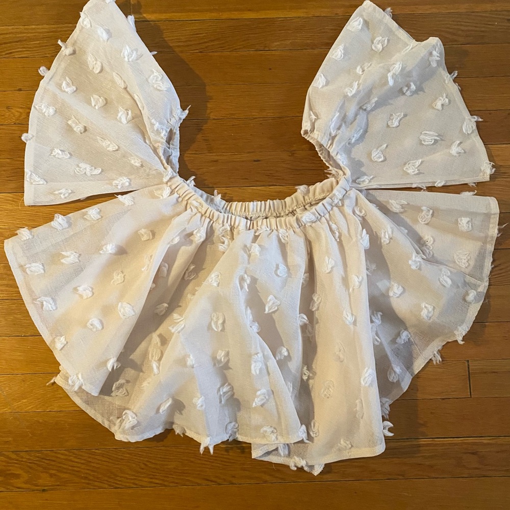 Off the Shoulder puffy cream Pom top swing tank S M crop